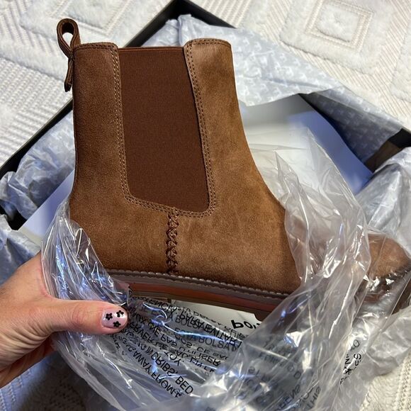 Crown Vintage Gilian Wide Width Chelsea Boot - Picture 9 of 9